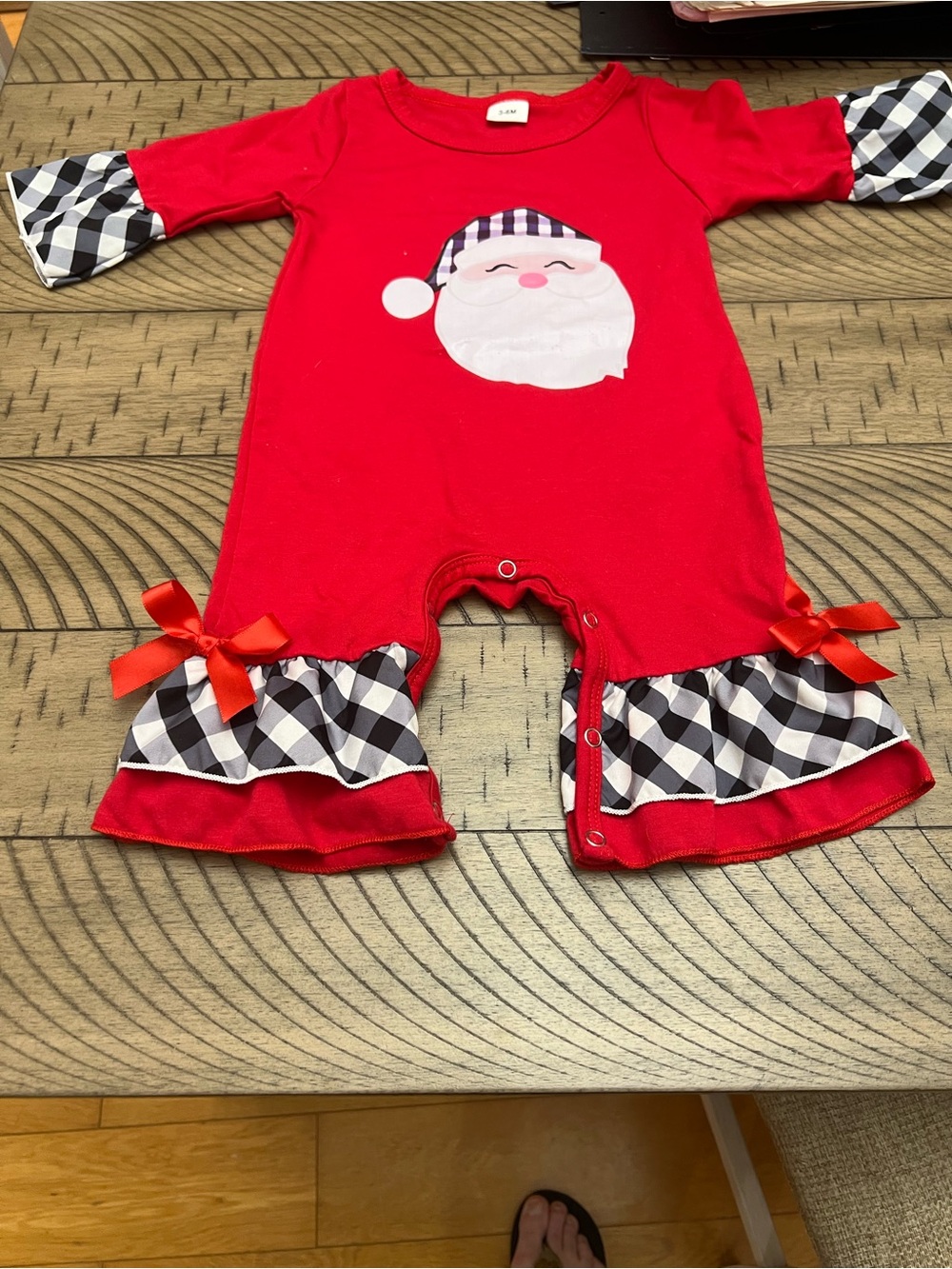 Red Santa Appliqué One-Piece Bodysuit for Babies Size 3-6 M NWOT